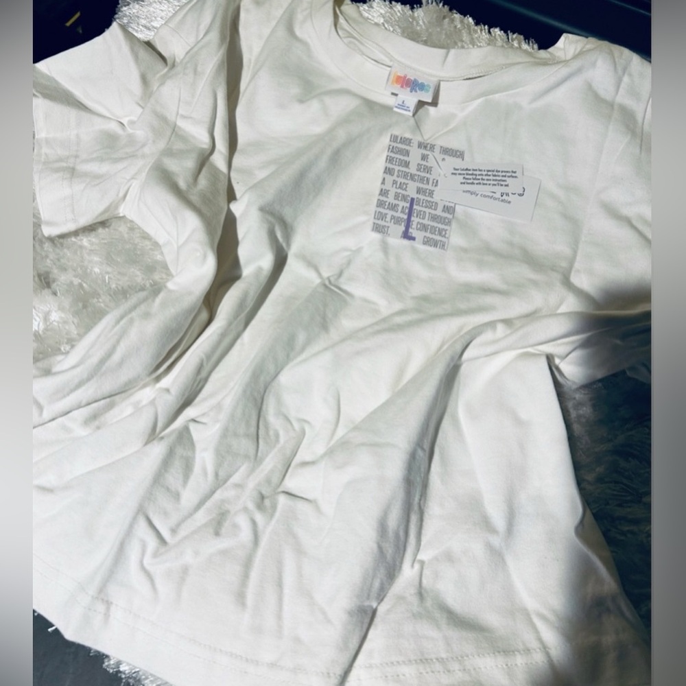 LuLaRoe Large Tee in White. New with tags.